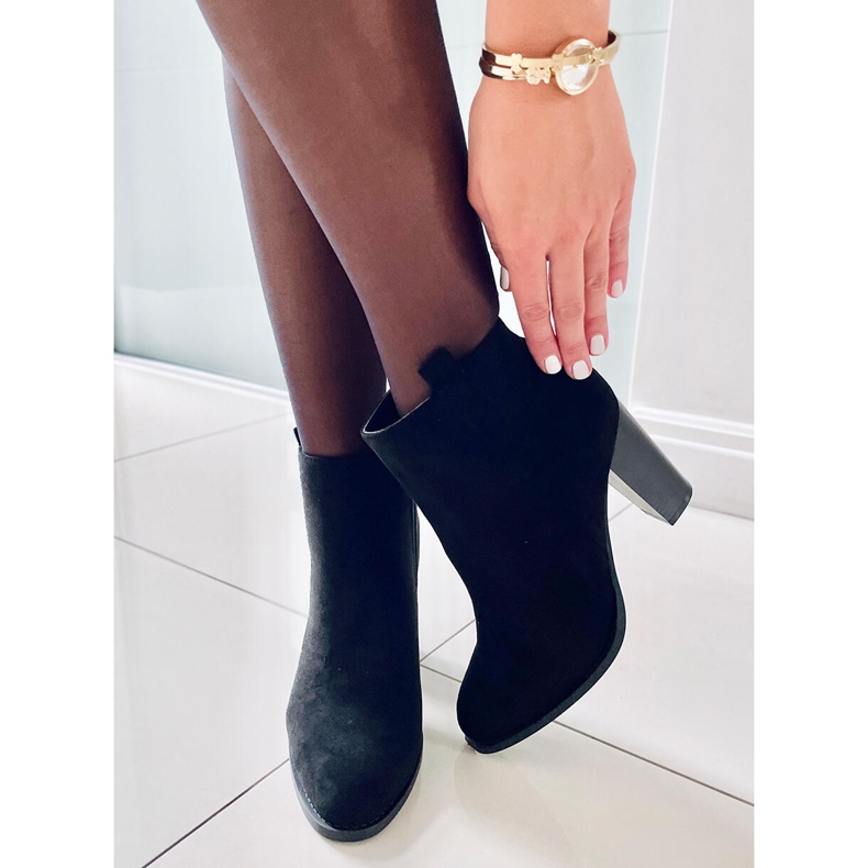 Tocuri înalte clasice negre UK09P Negru 1