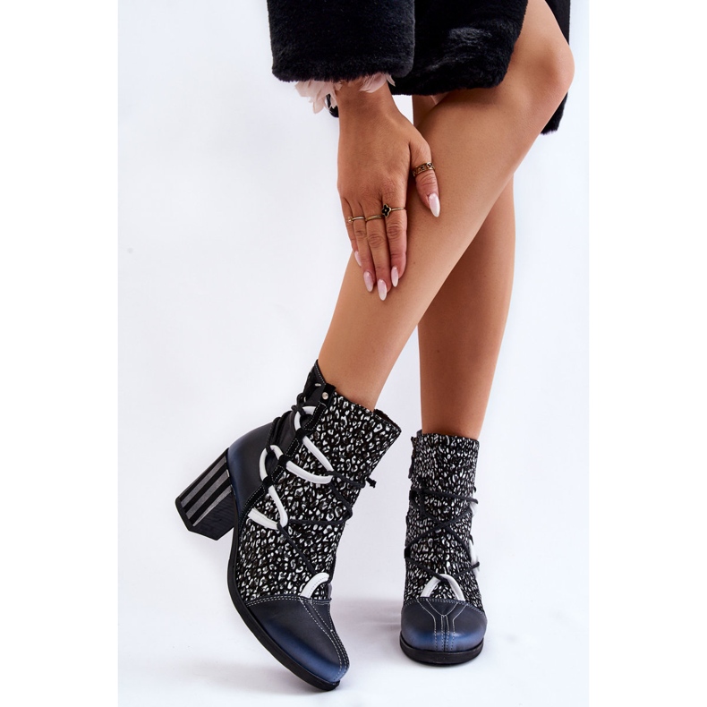 Tocuri înalte din piele de damă Maciejka 05605-01 alb și negru 1