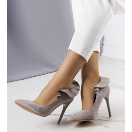 BM Tocuri gri cu volan de la Jasmis 2