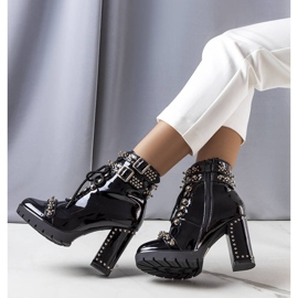 BM Cizme lăcuite negre de la Goyo negru 2