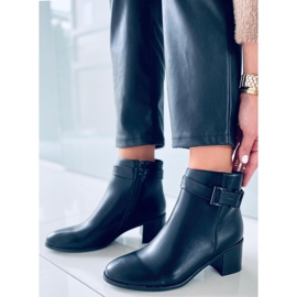 BM Dolores Cizme negre cu toc negru 2 BM Dolores Cizme negre cu toc negru 2