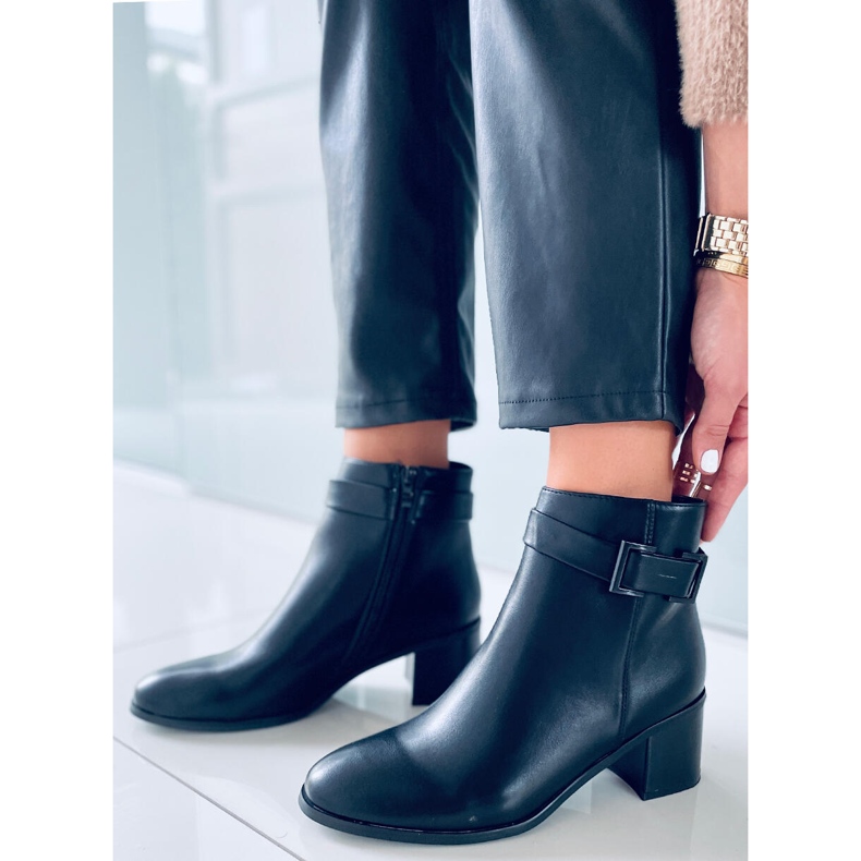 BM Dolores Cizme negre cu toc negru 2 BM Dolores Cizme negre cu toc negru 2