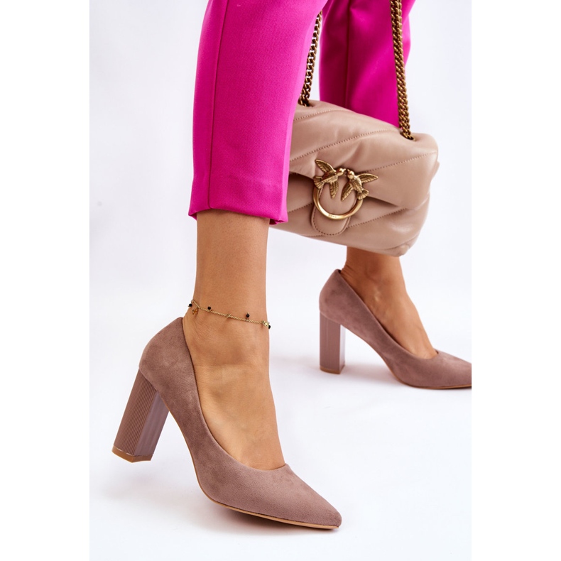 Pompi din piele intoarsa pe tocuri Estellia bej la moda 2 Pompi din piele intoarsa pe tocuri Estellia bej la moda 2