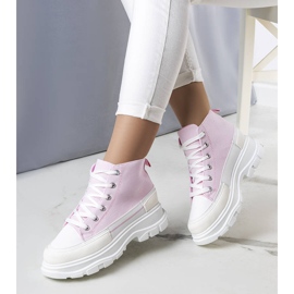 BM Adidași roz cu platformă înaltă de la Tillys 1