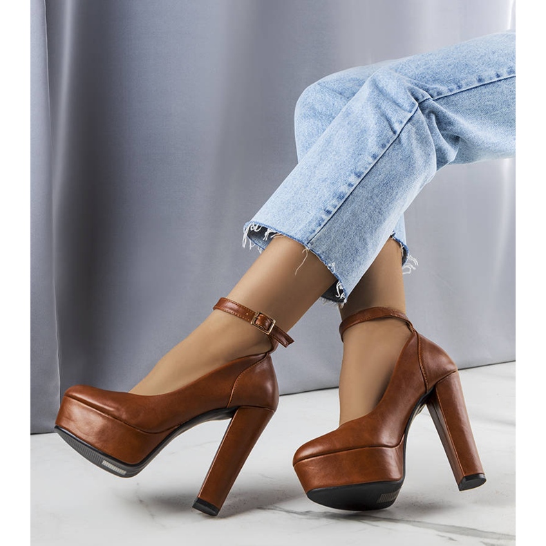 PA1 Pompe maro cu toc înalt de la Adela 1