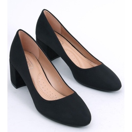 Pompe cu toc jos de la Louise Black negru 2
