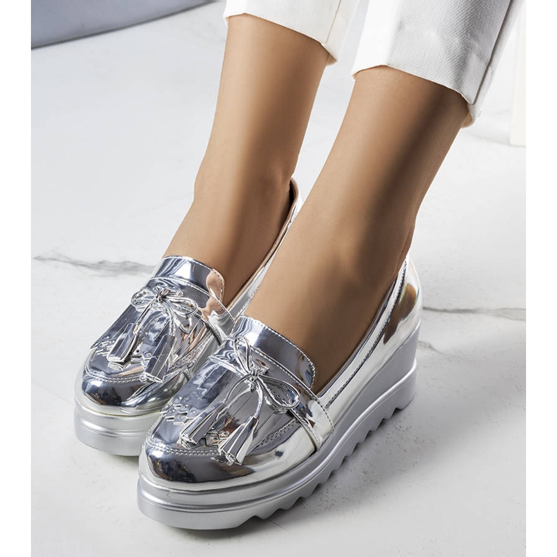 BM Pantofi Cleo argintii cu pană 1