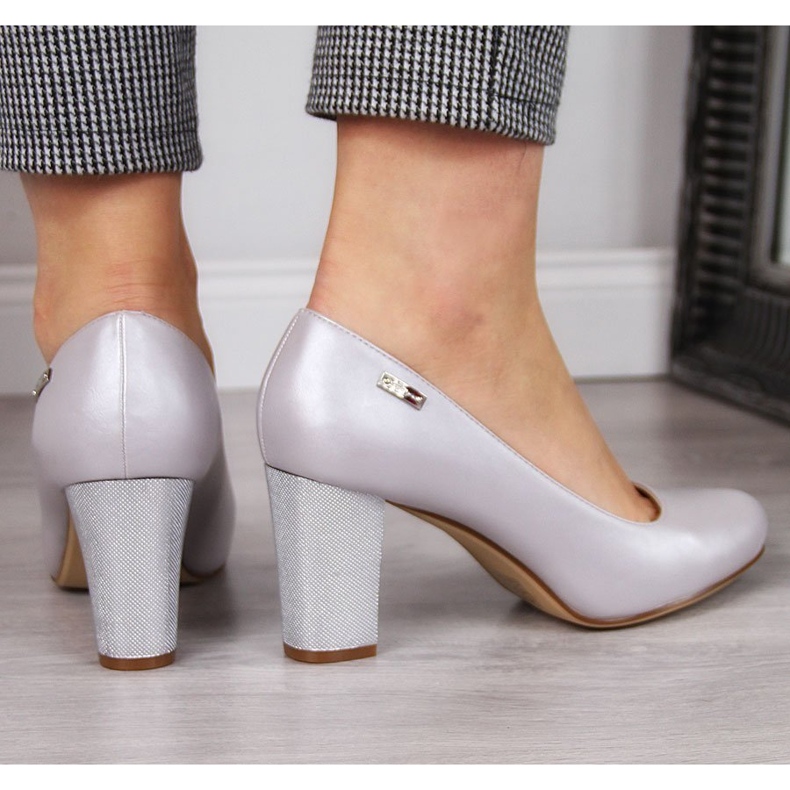 Pompe pe un post argintiu sidefat Sergio Leone 2