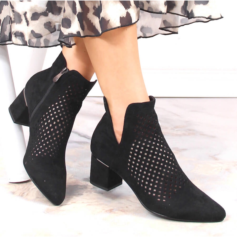 Cizme negre ajurate de piele intoarsa Vinceza 10892 negru 1