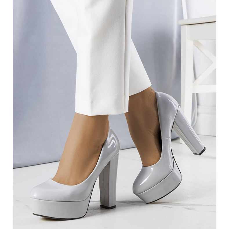 BM Pompe gri cu toc înalt de la Kari 1