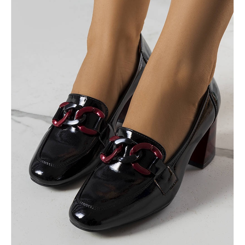 BM Pompe Teresa lacuite negru 1