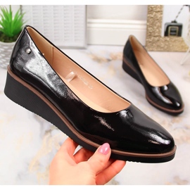 Pantofi de damă cu pană lăcuți negru Vinceza 10865 1