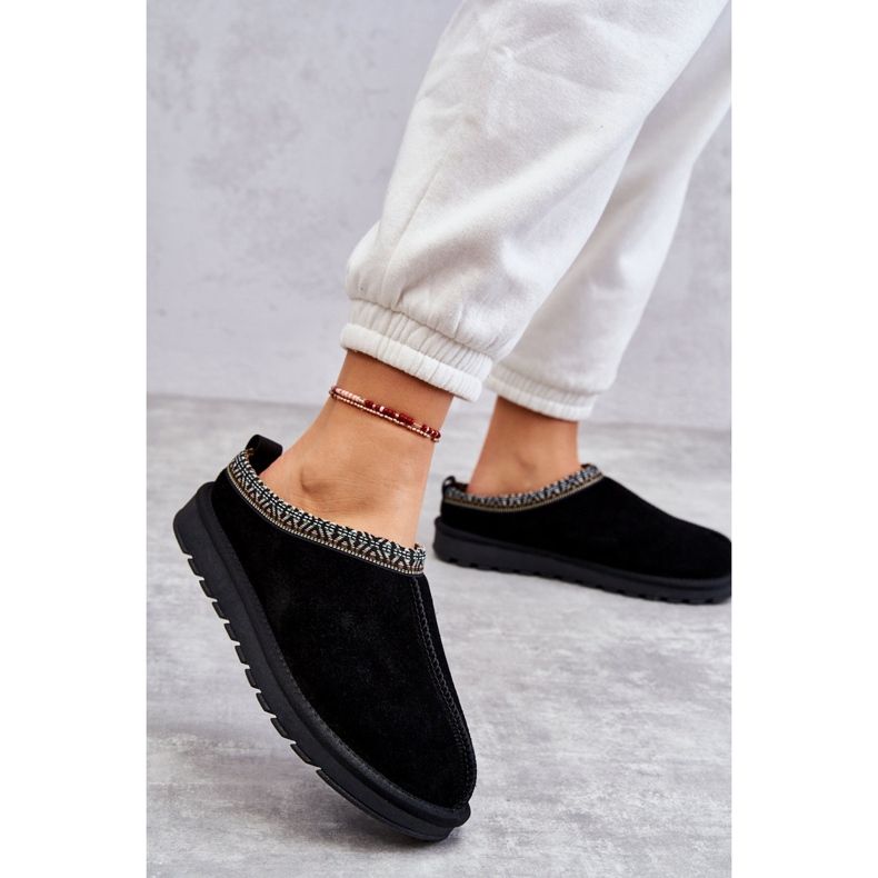 Papuci din piele de căprioară pentru femei cu blană și broderie neagră negru 3