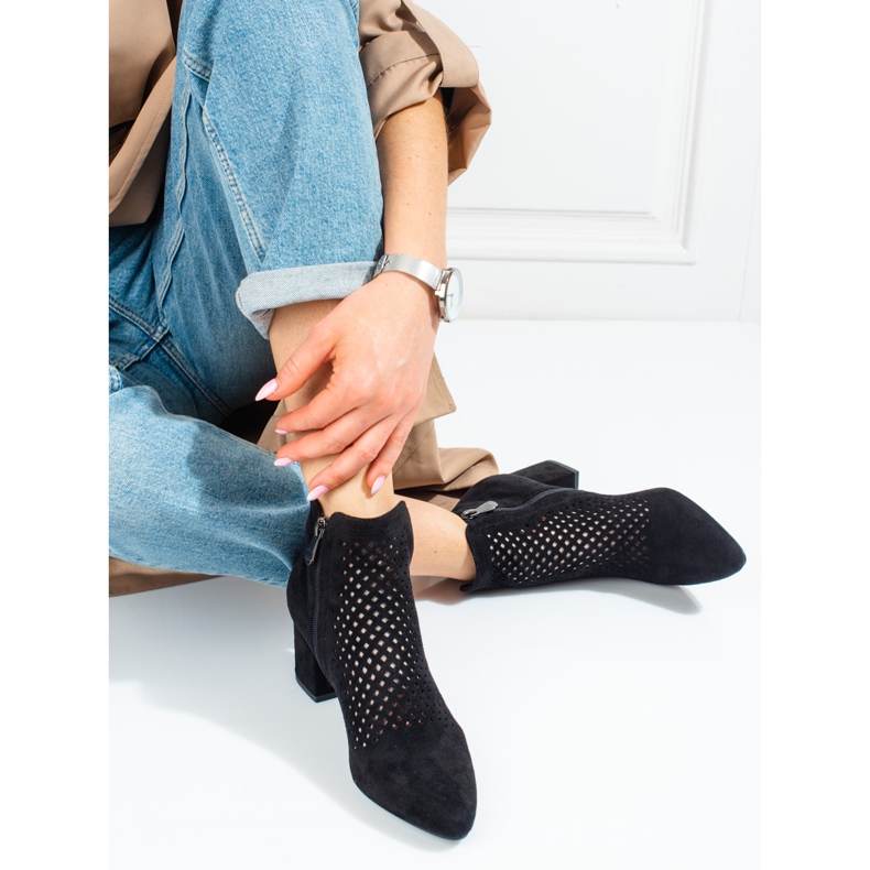 Cizme de damă ajurate pe un toc mic Vinceza negru 2