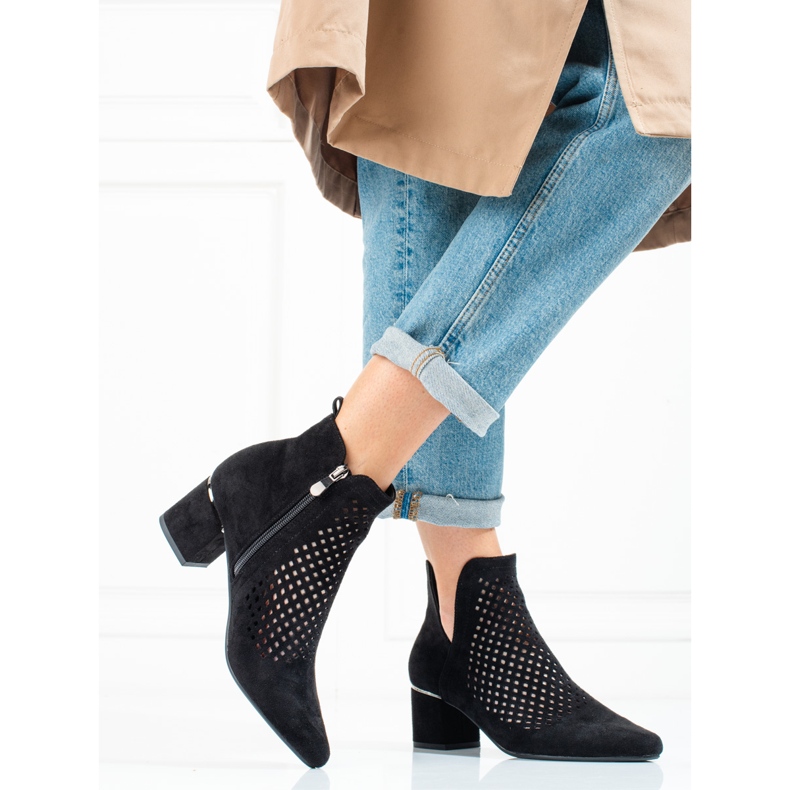 Cizme de damă ajurate pe un toc mic Vinceza negru 1