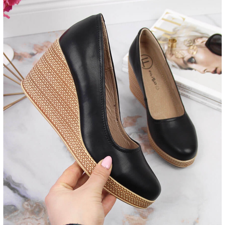 Pompe cu pană din piele neagră Filippo DP3521 negru 1