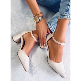 BM Pompe Rossi Beige cu toc și curea bej 1