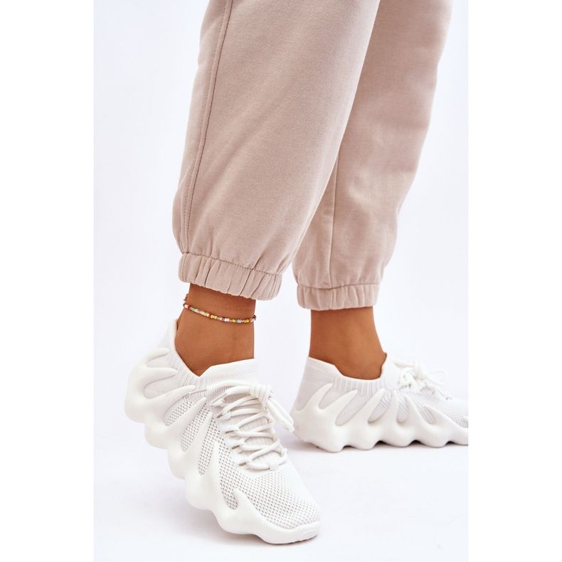 PG1 Pantofi slip-on de damă albi Myles 2