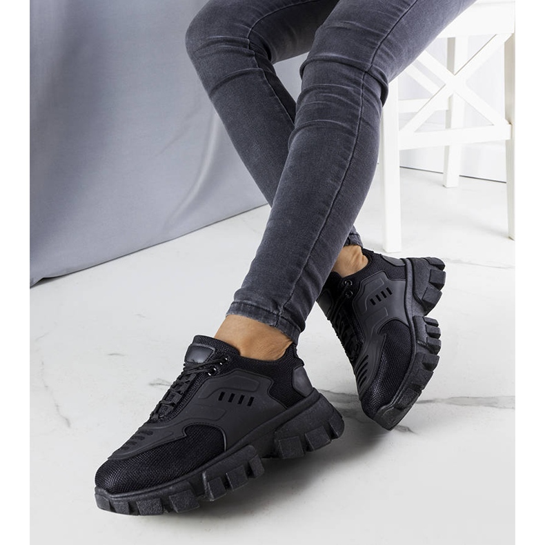 BM Tenisi negri pe o talpă masivă Inez negru 1