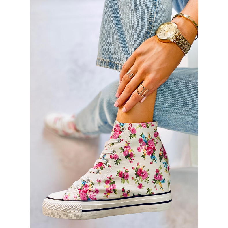 BM Tenisi înalți cu pană florală Paradis albi 2 BM Tenisi înalți cu pană florală Paradis albi 2