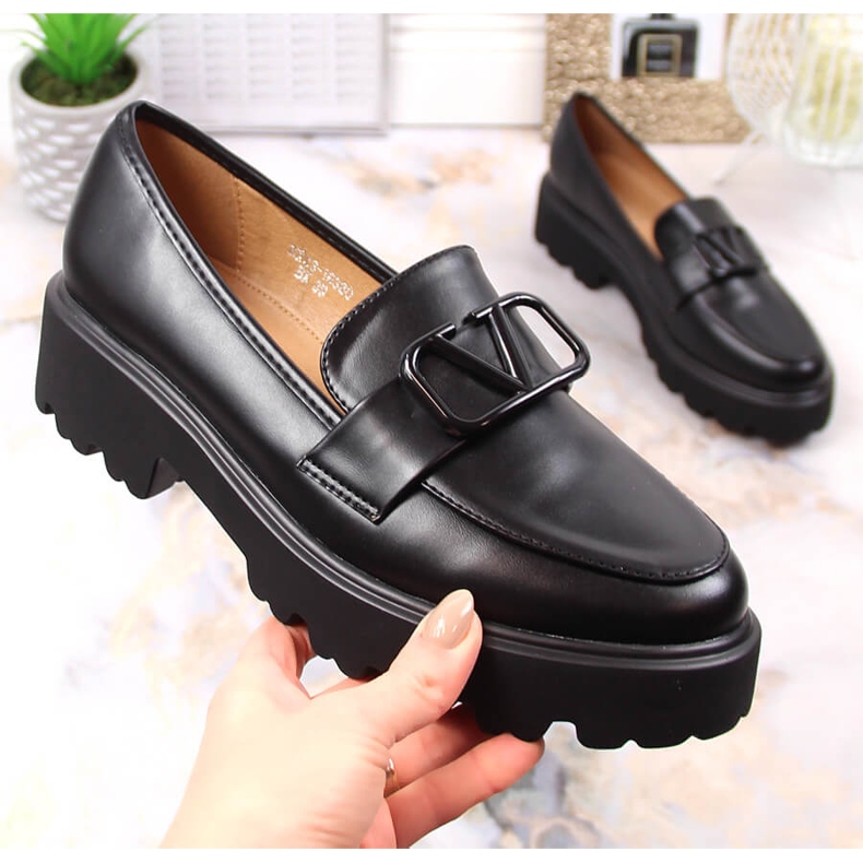 Pantofi de dama cu toc inalt si pantofi negri cu platforma Vinceza 16380 negru 1