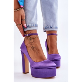 Pompe la modă pe un stâlp înalt violet 1