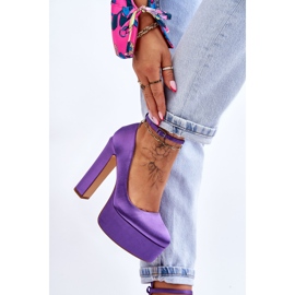 Pompe la modă pe un stâlp înalt violet 3