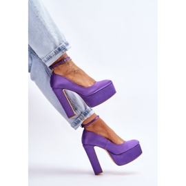 Pompe la modă pe un stâlp înalt violet 6