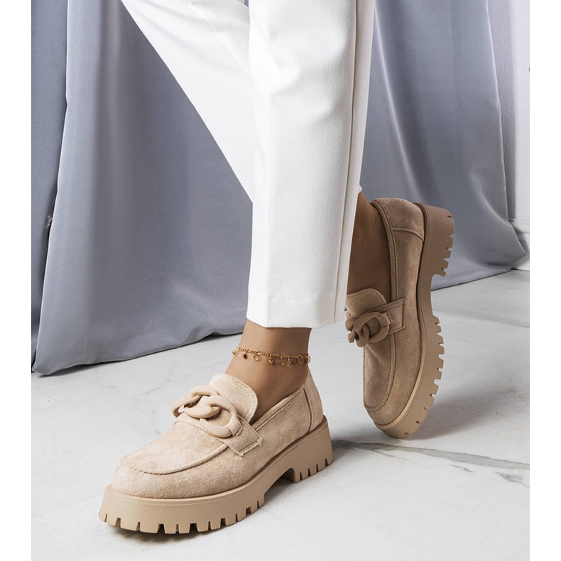 PA1 Lordi bej împodobiți cu un lanț Arpin 1