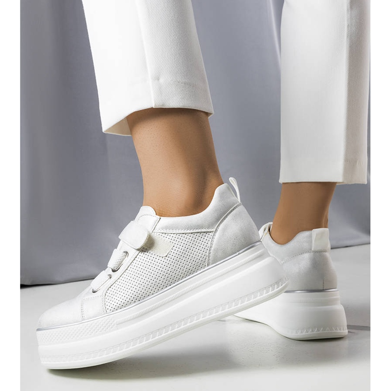 PA1 Adidasi cu platforma argintie de la Armina 1