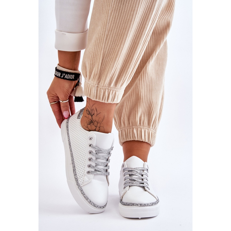 BM Pantofi de damă cu perforare joasă alb și argintiu Daxton 1