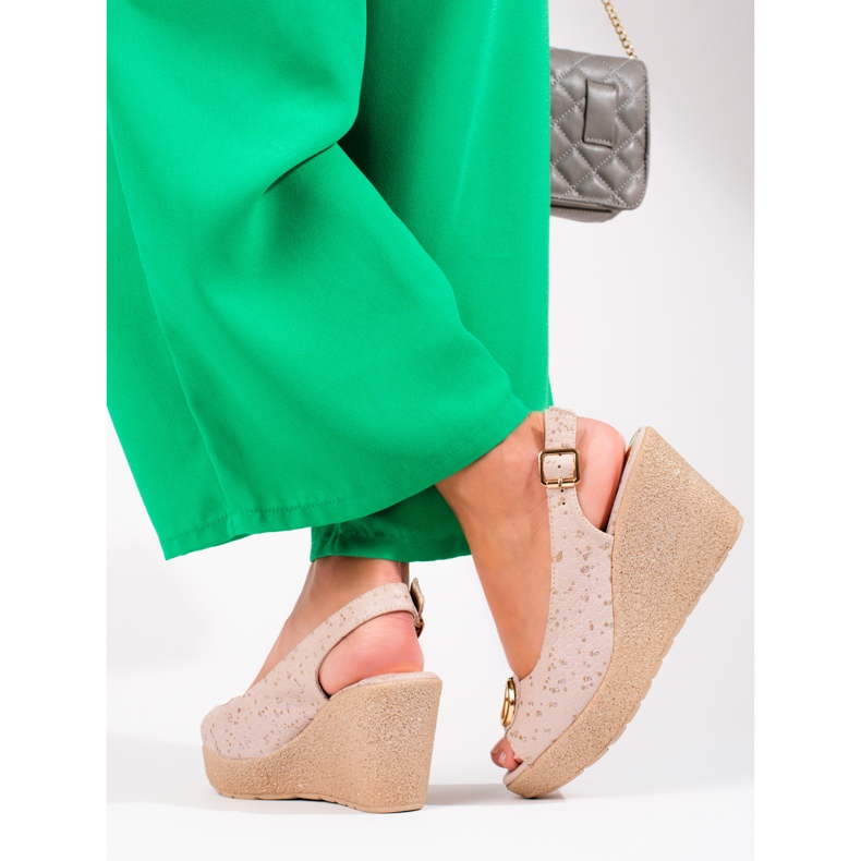 Sandale cu pană Shelovet de damă din piele intoarsa bej 2