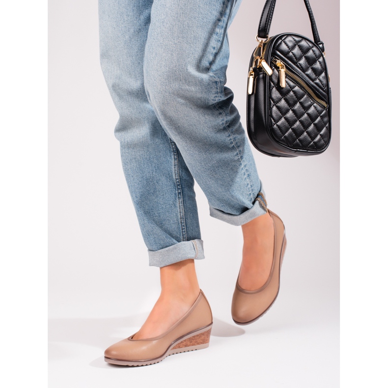 W. Potocki Pompe de damă bej cu pană de la Potocki 2