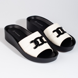 Papuci de dama albi pe platforma Shelovet 1