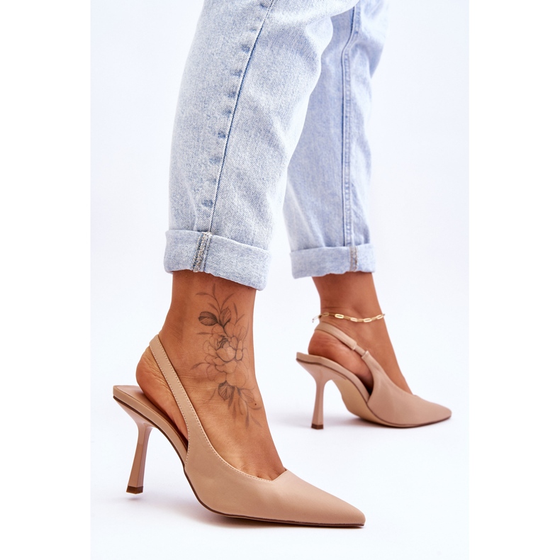 FS1 Tocuri ascuțite Whitley bej clasice 2