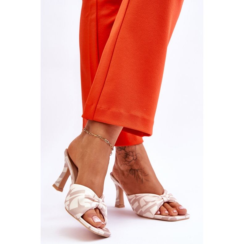 Tocuri La Moda In Imprimeu Bej Floria 2