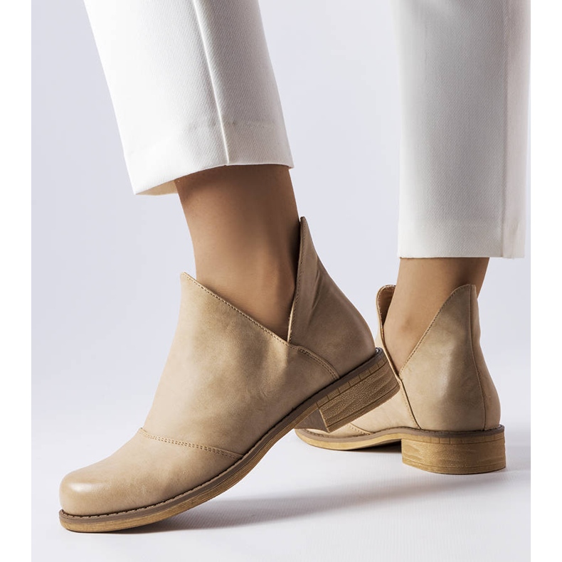 PA1 Botine bej de la Lacombe 1