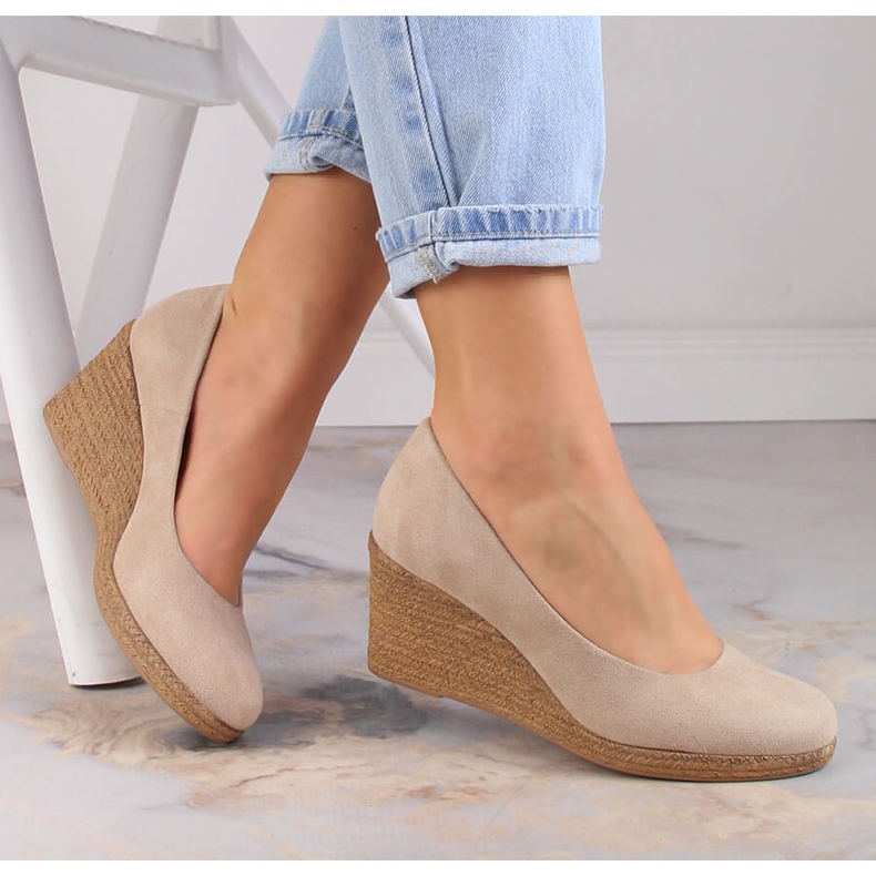 Pompe cu pană din piele intoarsa bej Potocki SZ12024 1