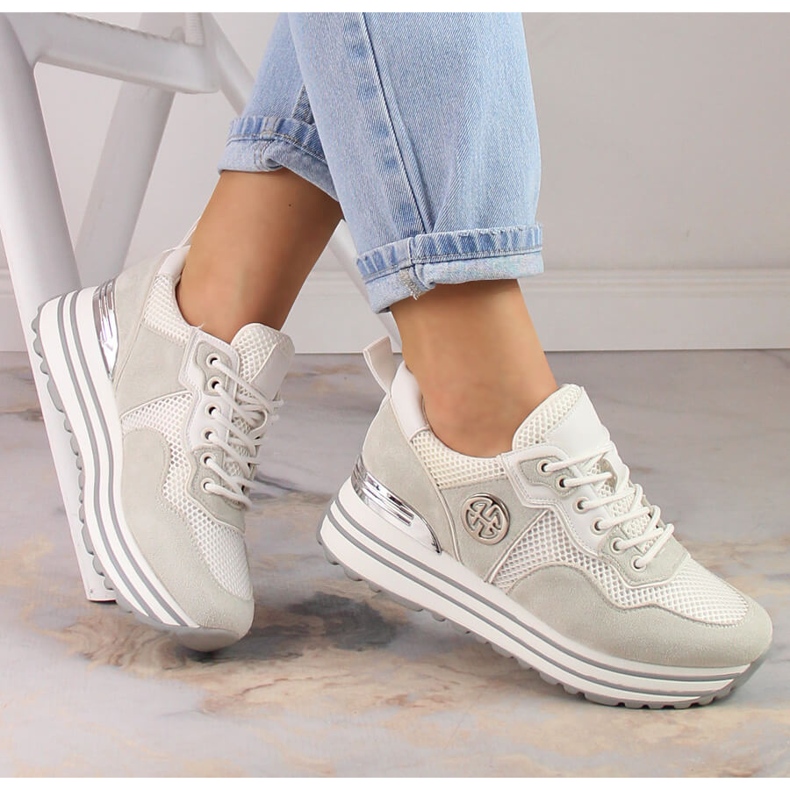 Pantofi sport dama pe platforma alb Potocki SZ12086 bej 1 Pantofi sport dama pe platforma alb Potocki SZ12086 bej 1