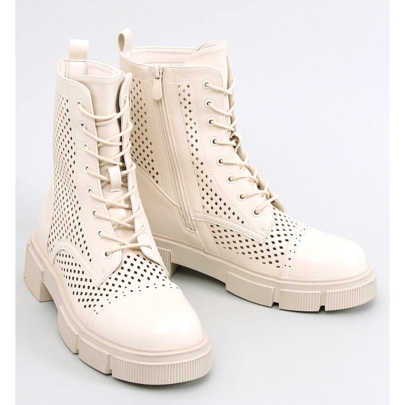 BM Cizme cu șireturi ajurate Wyman bej 2