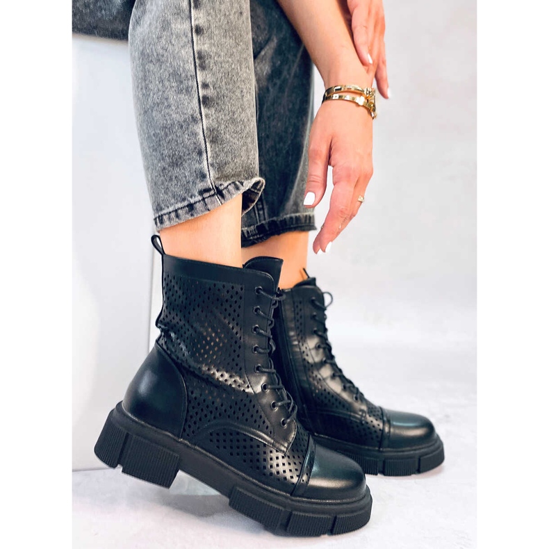 BM Wyman Cizme negre cu șireturi ajurate negru 1 BM Wyman Cizme negre cu șireturi ajurate negru 1