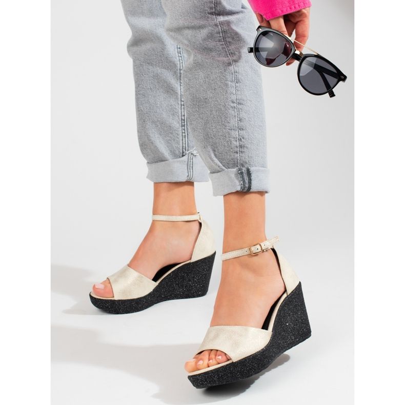 Sandale de damă Shelovet bej cu pană înaltă 2