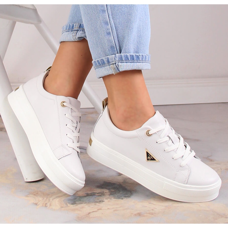 Pantofi de dama din piele pe platforma alba Filippo DP3533/23 1