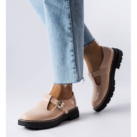 PA1 Pantofi lacuiti bej de la Vaden 1