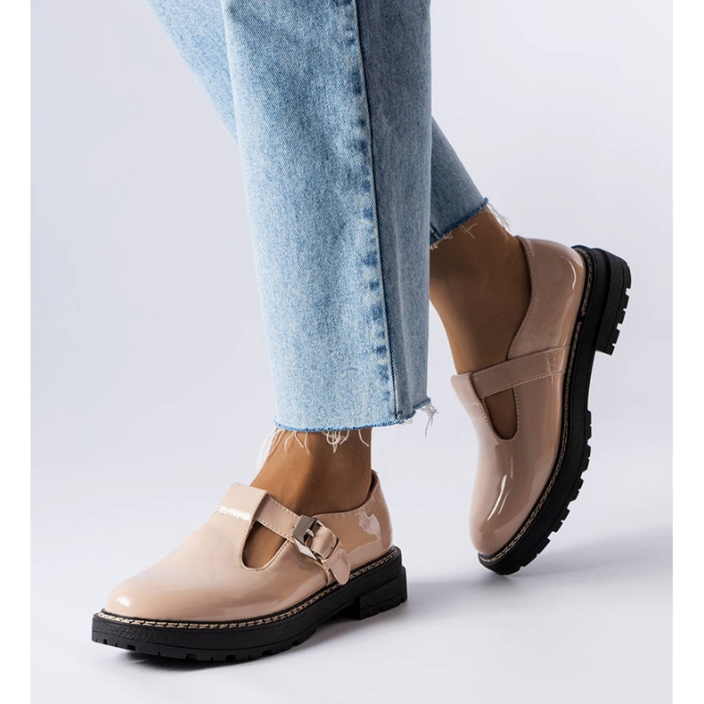 PA1 Pantofi lacuiti bej de la Vaden 1