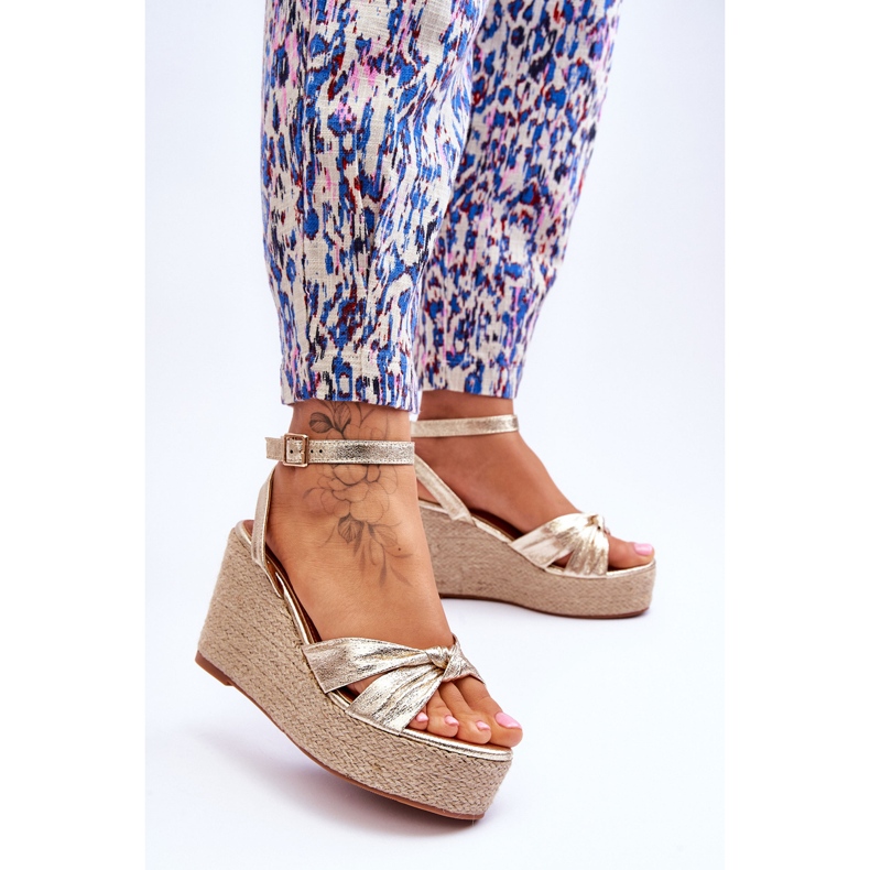 Sandale cu pană Kendall aurii pentru femei de aur 2 Sandale cu pană Kendall aurii pentru femei de aur 2