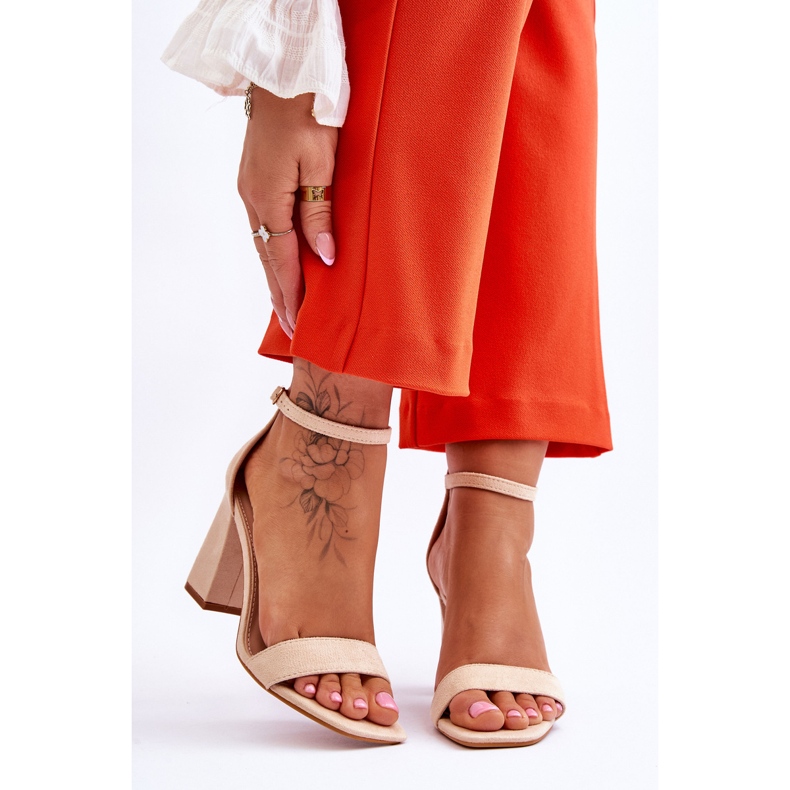 Sandale de damă cu toc stabil bej Lavissa maro 1 Sandale de damă cu toc stabil bej Lavissa maro 1