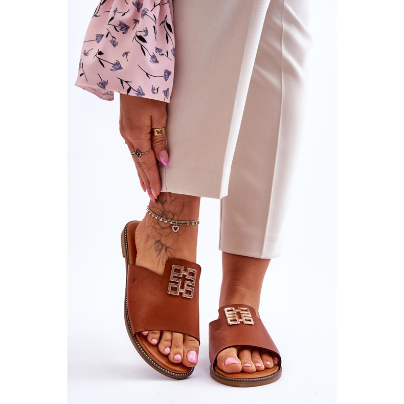 FJ1 Papuci de damă, confortabili, la modă, cu decor Camel Ayanna maro 1