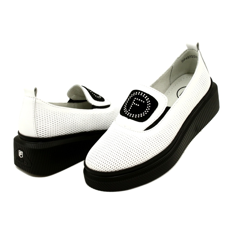 Filippo Pantofi de damă din piele elegantă albă DP4572/23 WH 4 Filippo Pantofi de damă din piele elegantă albă DP4572/23 WH 4