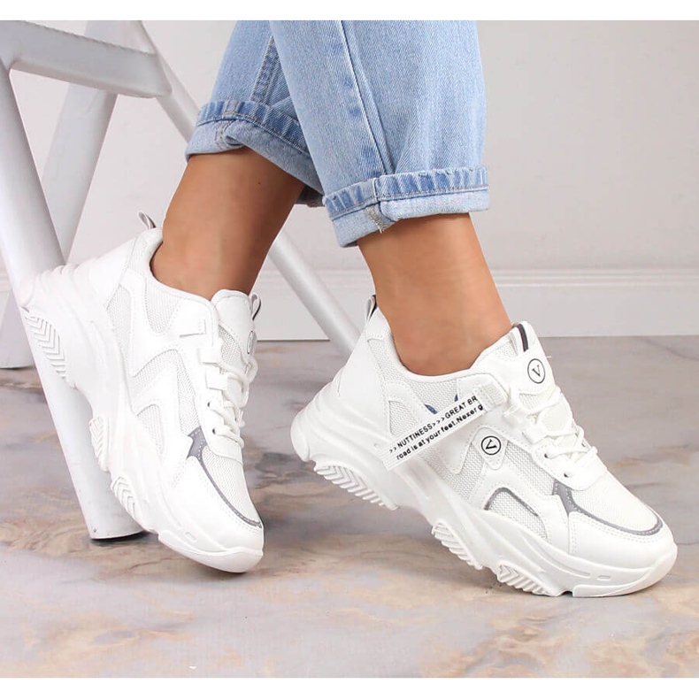 Pantofi sport dama adidasi albi Vinceza 13584 1